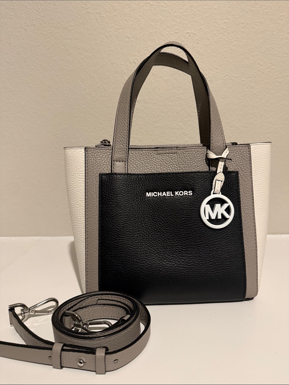 Michael Kors Tricolor Pebbled Purse with Crossbody Strap - Black, Gray & White